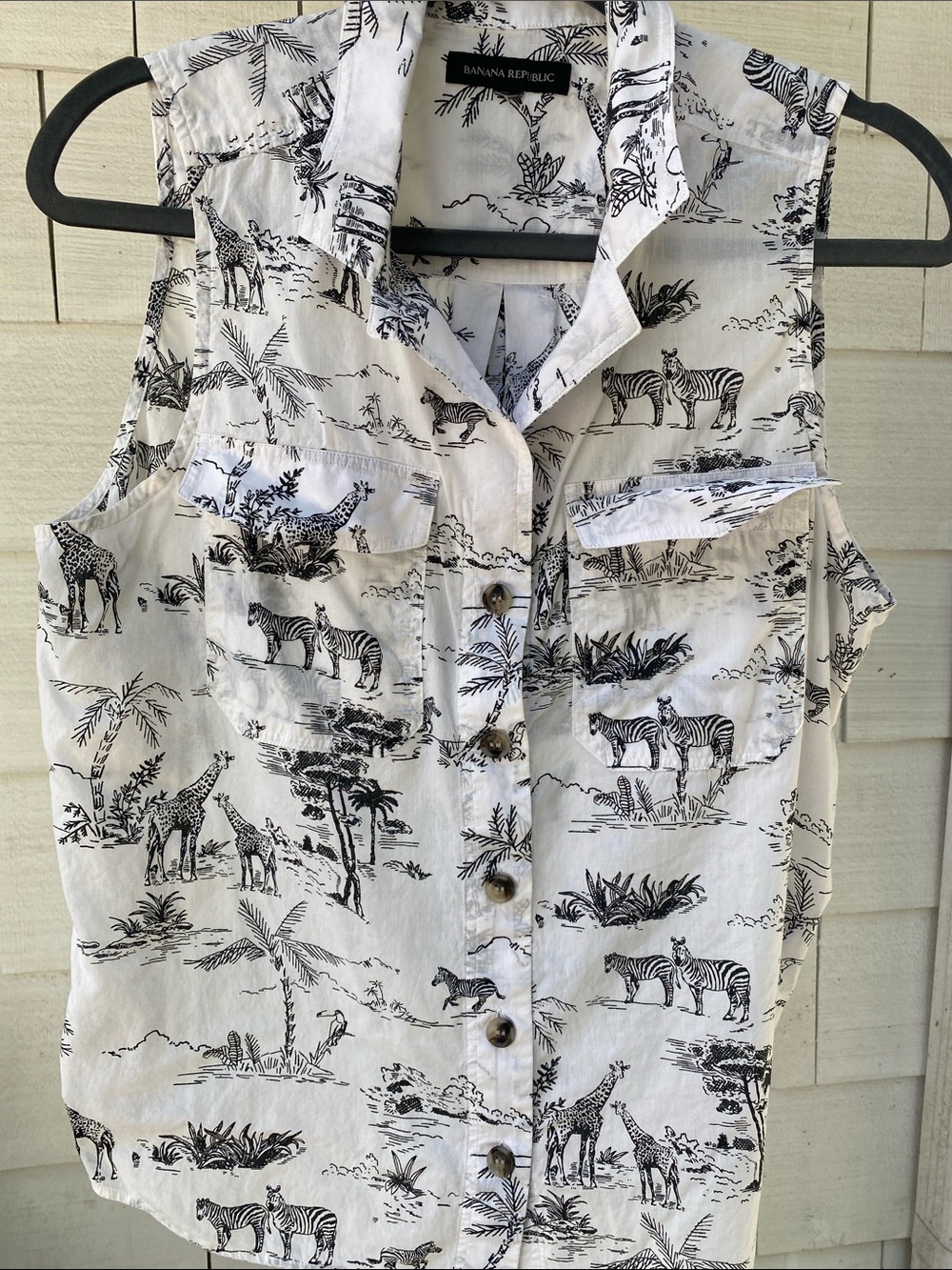 Banana Republic White and Black Safari-Print Sleeveless Cotton Button Down Top